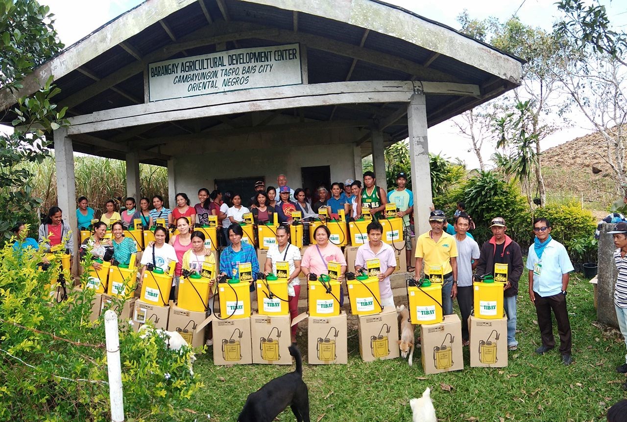 SAAD Region 7 distributes knapsack sprayers in Negros Oriental
