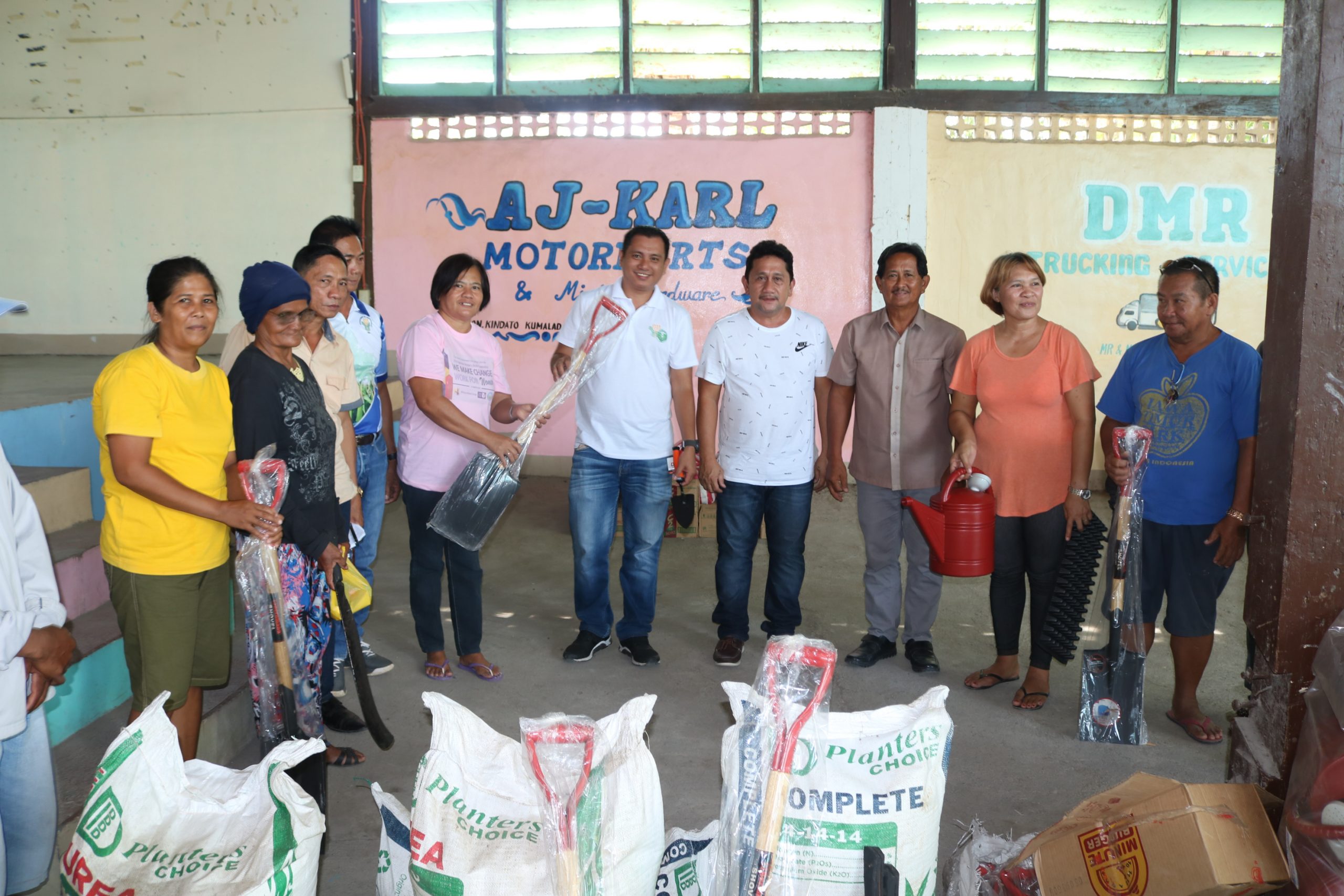 SAAD distributes farm inputs to 650 North Cotabato farmers