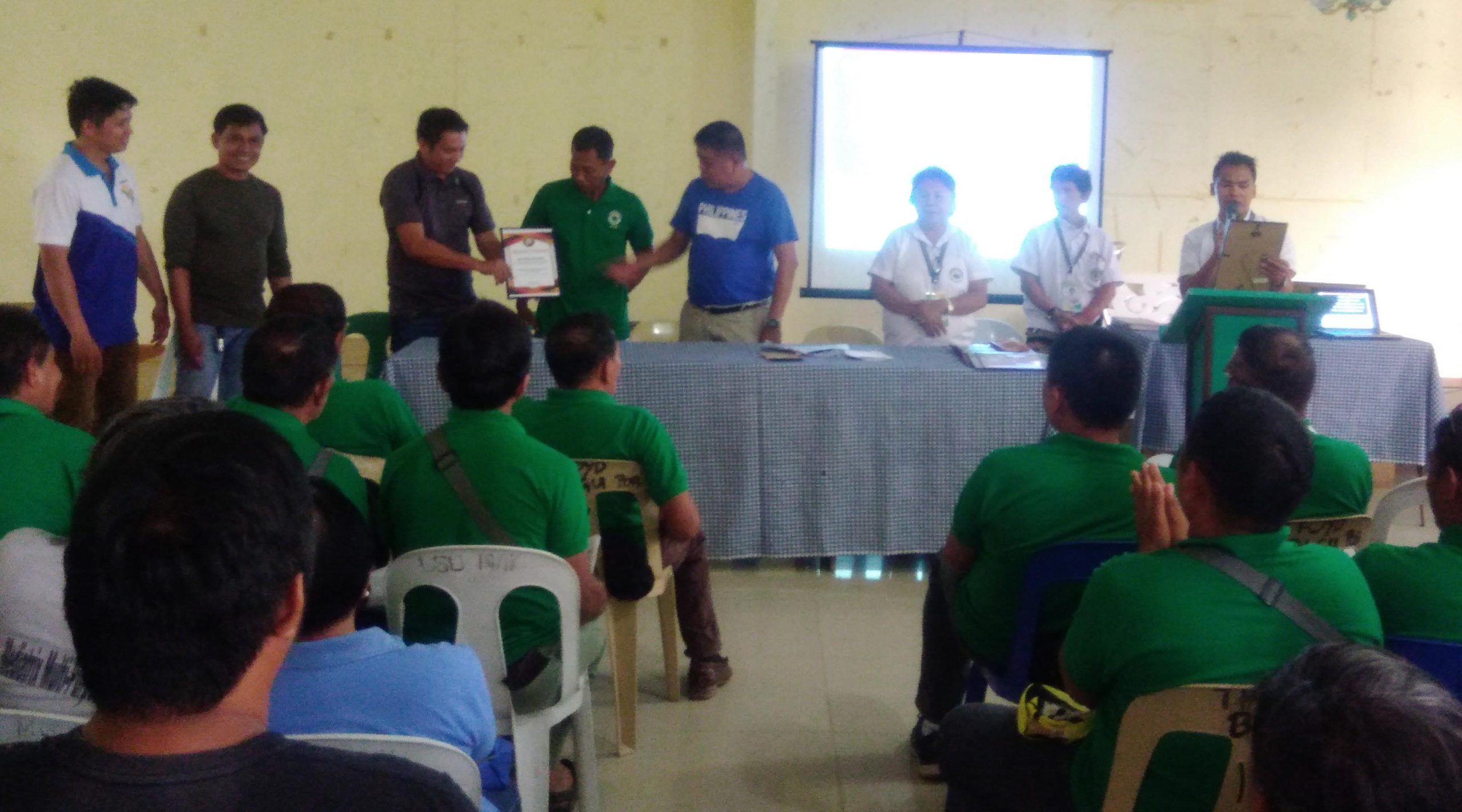 Makilala farmers receive P2.8M worth of agricultural assistance for vegetable and swine production