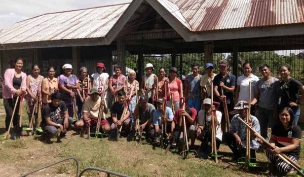 Farmer-partners receive garden tools from DA-SAAD Apayao