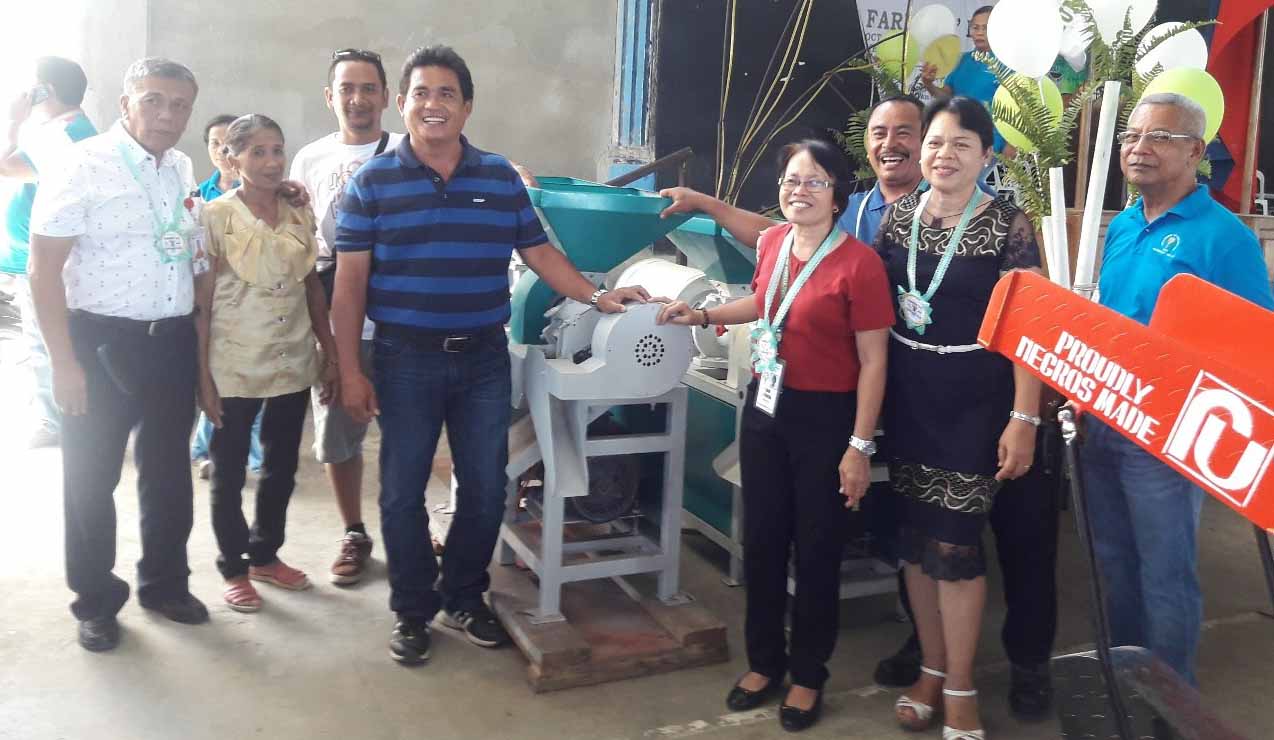 Negros Oriental FAs receive agricultural equipment and machineries from DA-SAAD