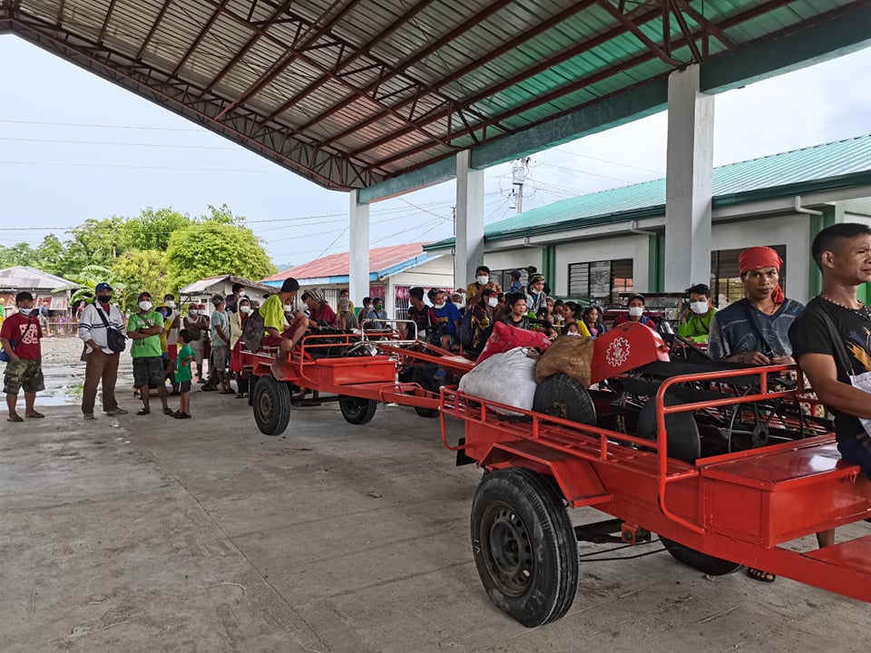 78 Buhid-Mangyan farmers receive hand tractors from SAAD