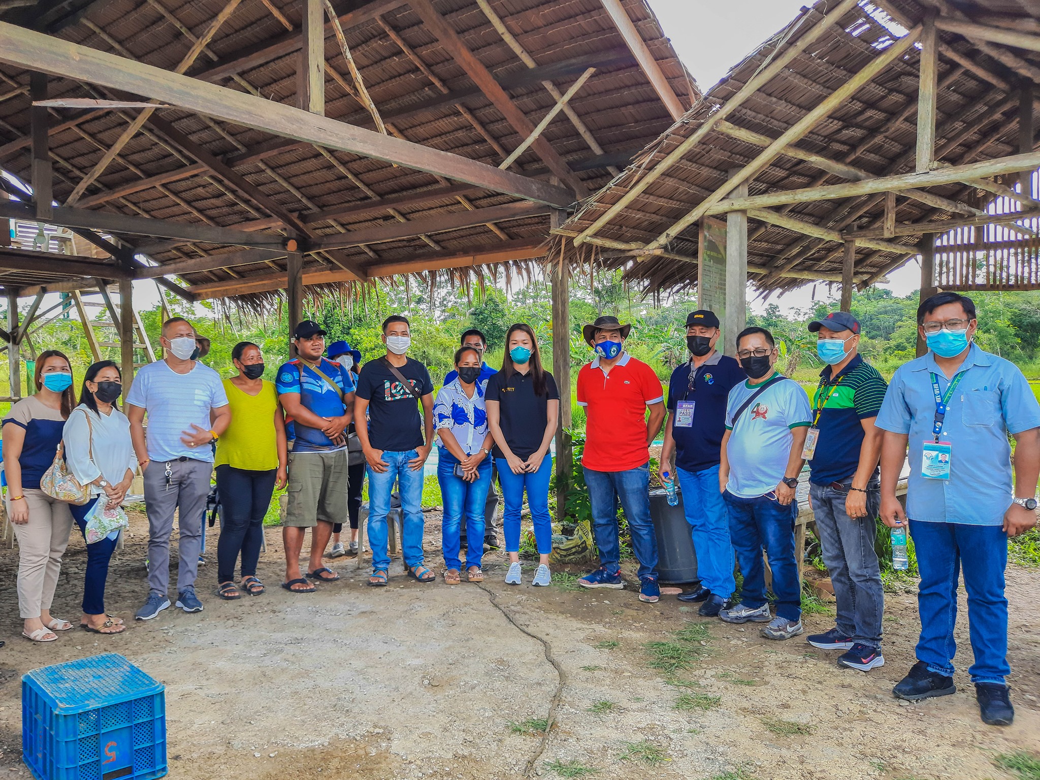 Agusan del Sur farmers and fishers showcase livelihood to SAAD Director