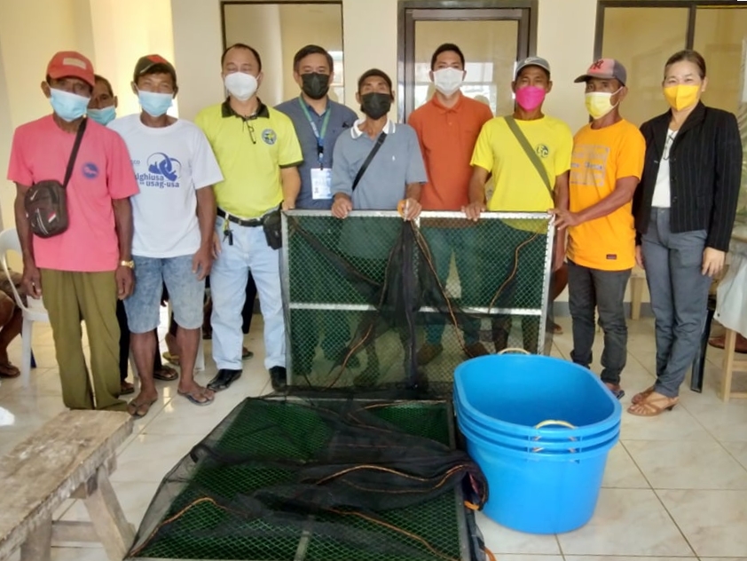 30 fisherfolk families in ADS receive fish drying materials