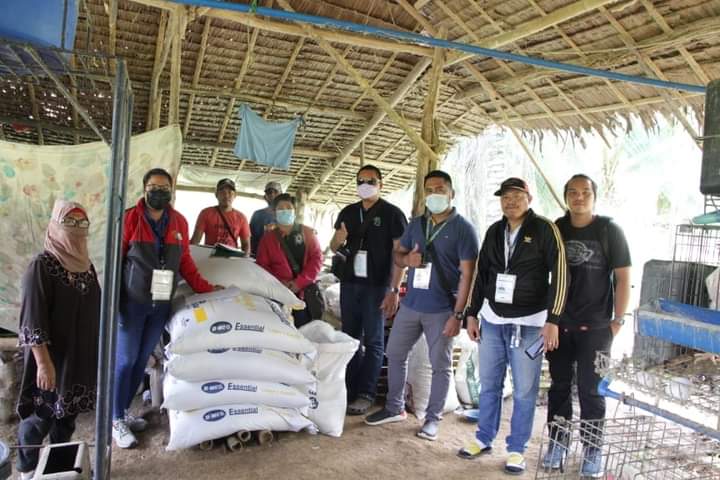 Zambo Norte farmers receive additional poultry support from DA-SAAD