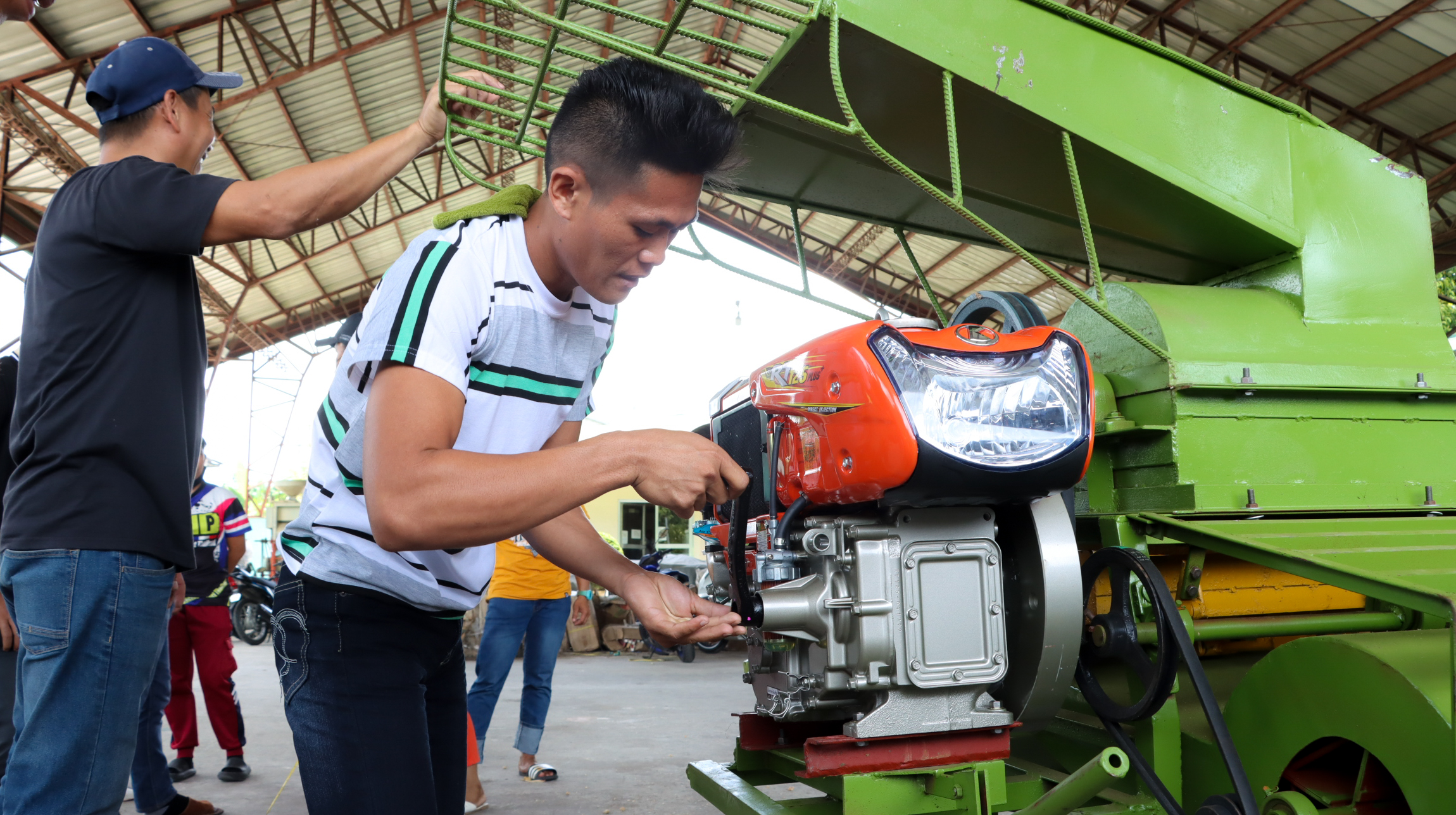 Region 12 IP FAs receive Php1.44M worth of postharvest machinery
