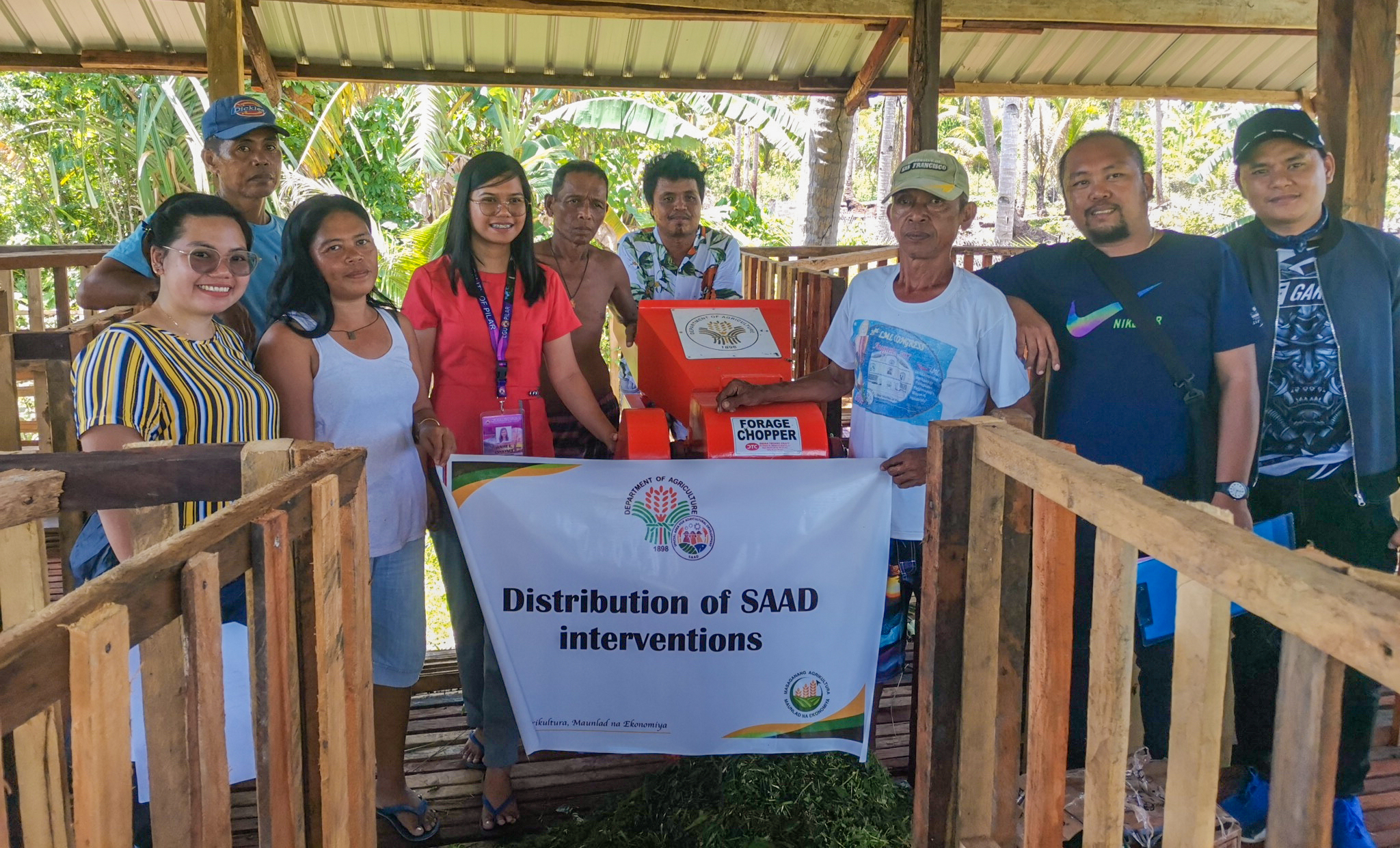 Siargao farmers receive DA-SAAD’s forage choppers machine for feeding small ruminants