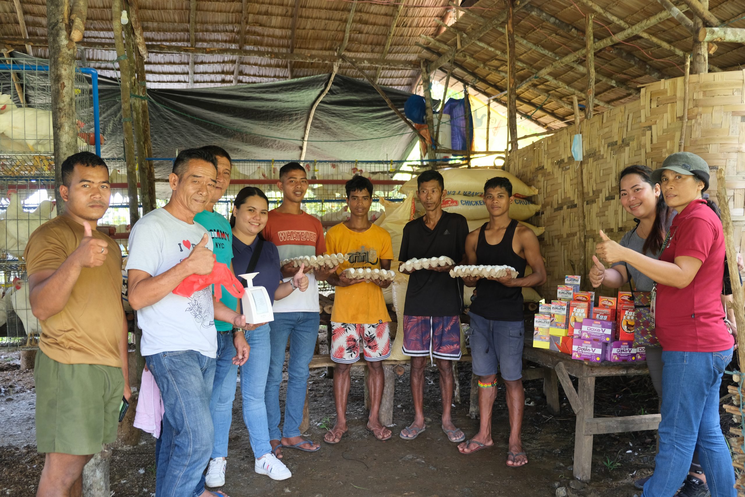 14 Dabawenyo FAs receive egg trays, vet drugs as egg production support