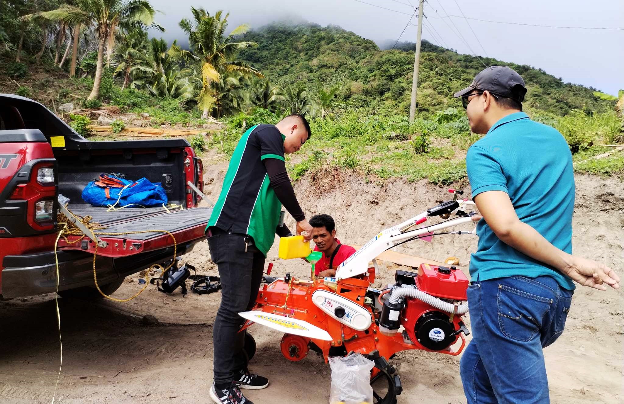 SAAD MIMAROPA delivers Php 279K worth of machinery to vegetable producers in Romblon